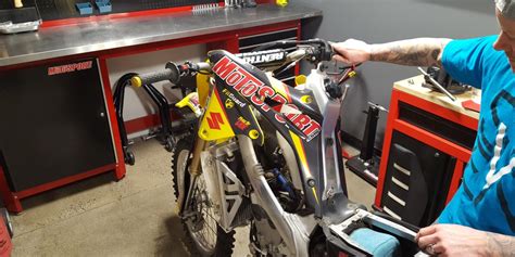 how to do a compression test on a dirt bike|How to do a Compression Test .